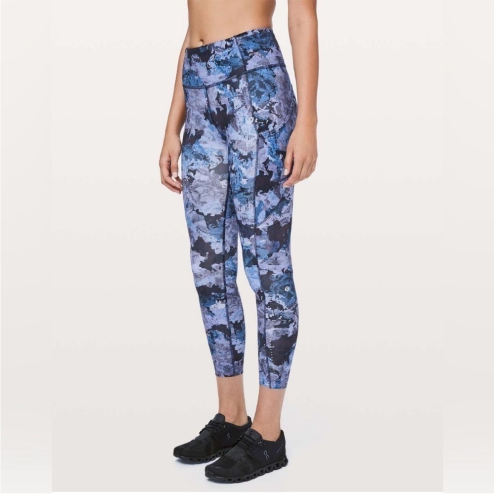 Lululemon Fast & Free 7/8 Tight
Screen Camo Multi